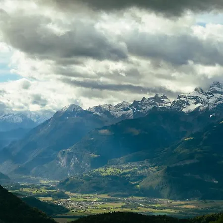 Vermont Hub In Swiss Mountains