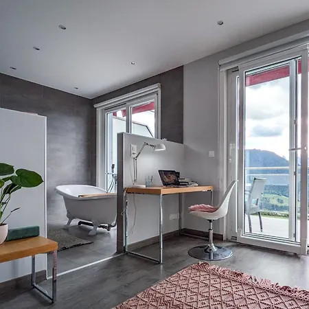 Vermont Hub In Swiss Mountains Bed & Breakfast *