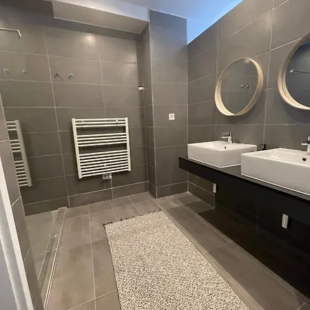 לינה וארוחת בוקר Vermont Hub For Offsites, Retreats & Small Groups Bookings In Alps