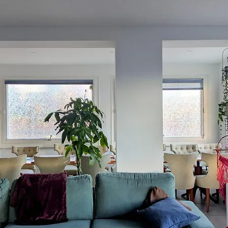 Vermont Hub For Offsites, Retreats & Small Groups Bookings In Alps 3*