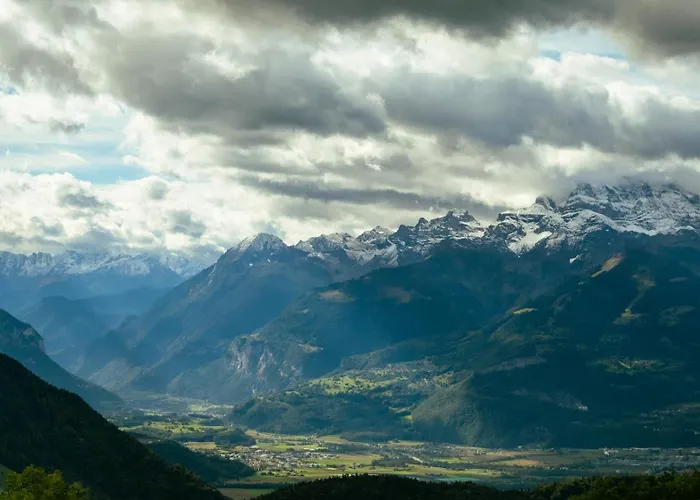 Vermont Hub For Offsites, Retreats & Small Groups Bookings In Alps