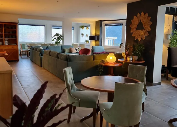 Vermont Hub For Offsites, Retreats & Small Groups Bookings In Alps 3* Leysin