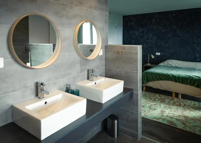 Vermont Hub For Offsites, Retreats & Small Groups Bookings In Alps Bed and Breakfast Leysin