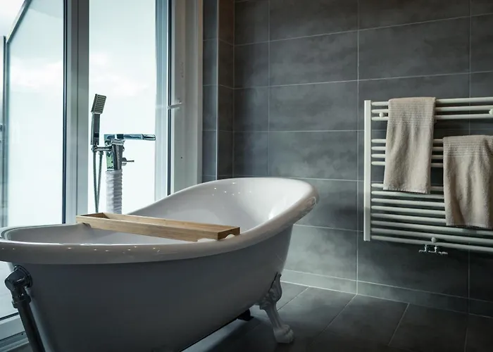 Vermont Hub For Offsites, Retreats & Small Groups Bookings In Alps 3*