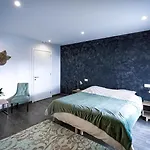 Vermont Hub For Offsites, Retreats & Small Groups Bookings In Alps 3* Leysin