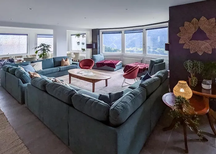 Vermont Hub For Offsites, Retreats & Small Groups Bookings In Alps Nocleg ze śniadaniem Leysin